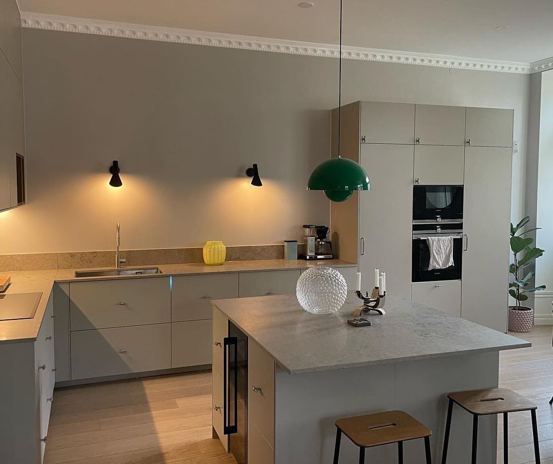 Installation av lampor, spotlights och vitvaror i samband med en köksrenovering i Stockholm